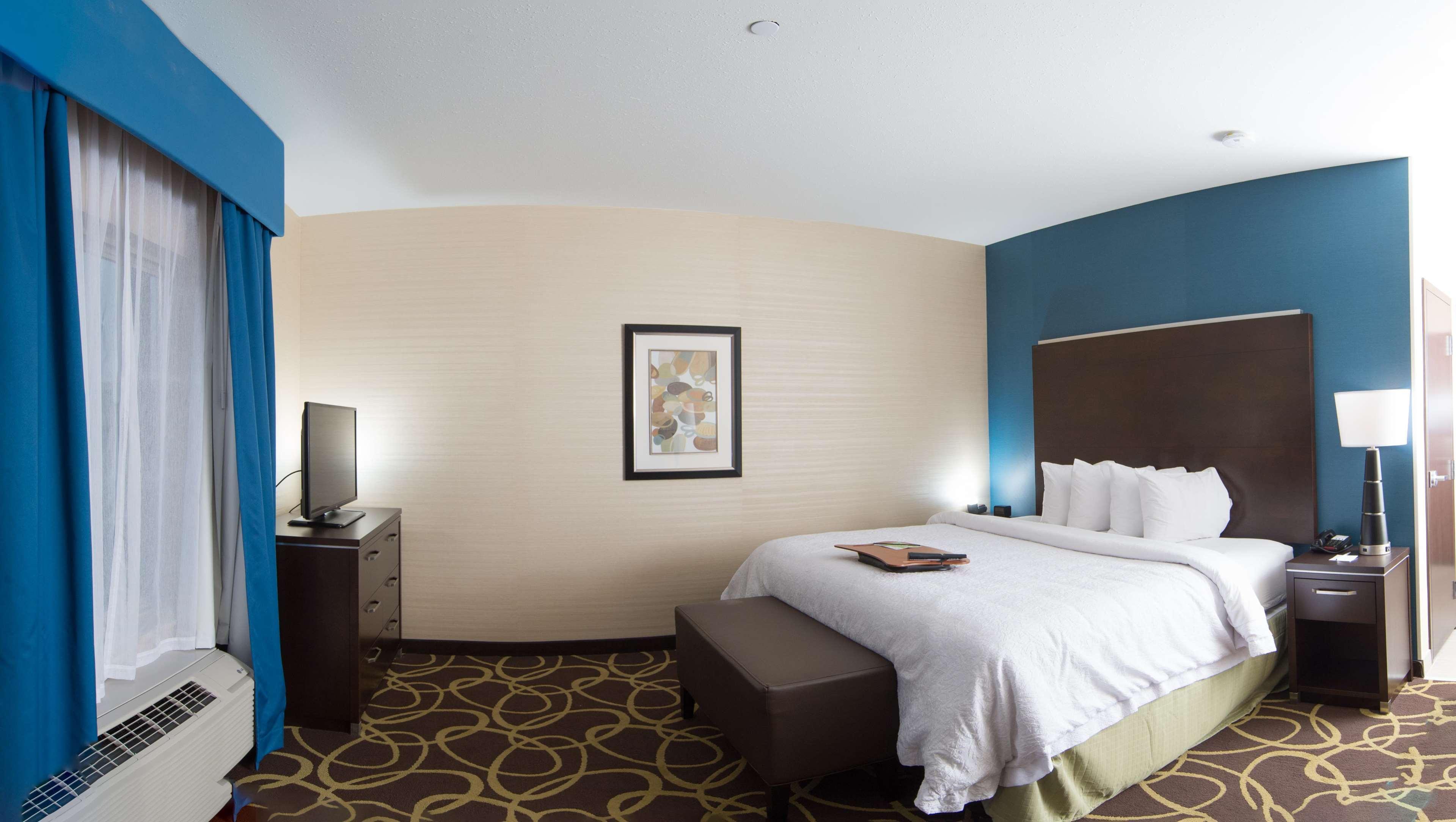 Hampton Inn & Suites East Gate Риджайна Экстерьер фото
