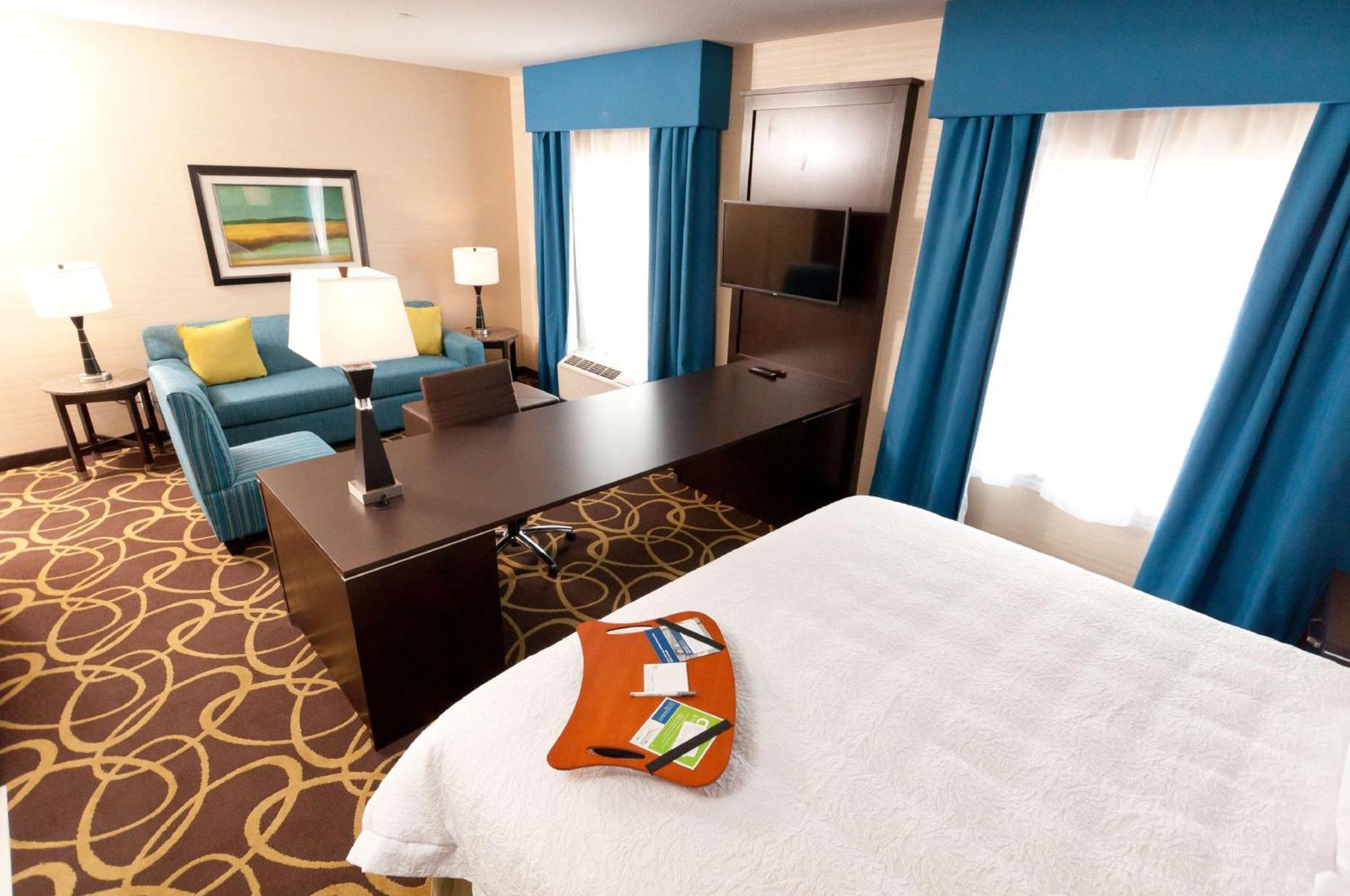 Hampton Inn & Suites East Gate Риджайна Экстерьер фото
