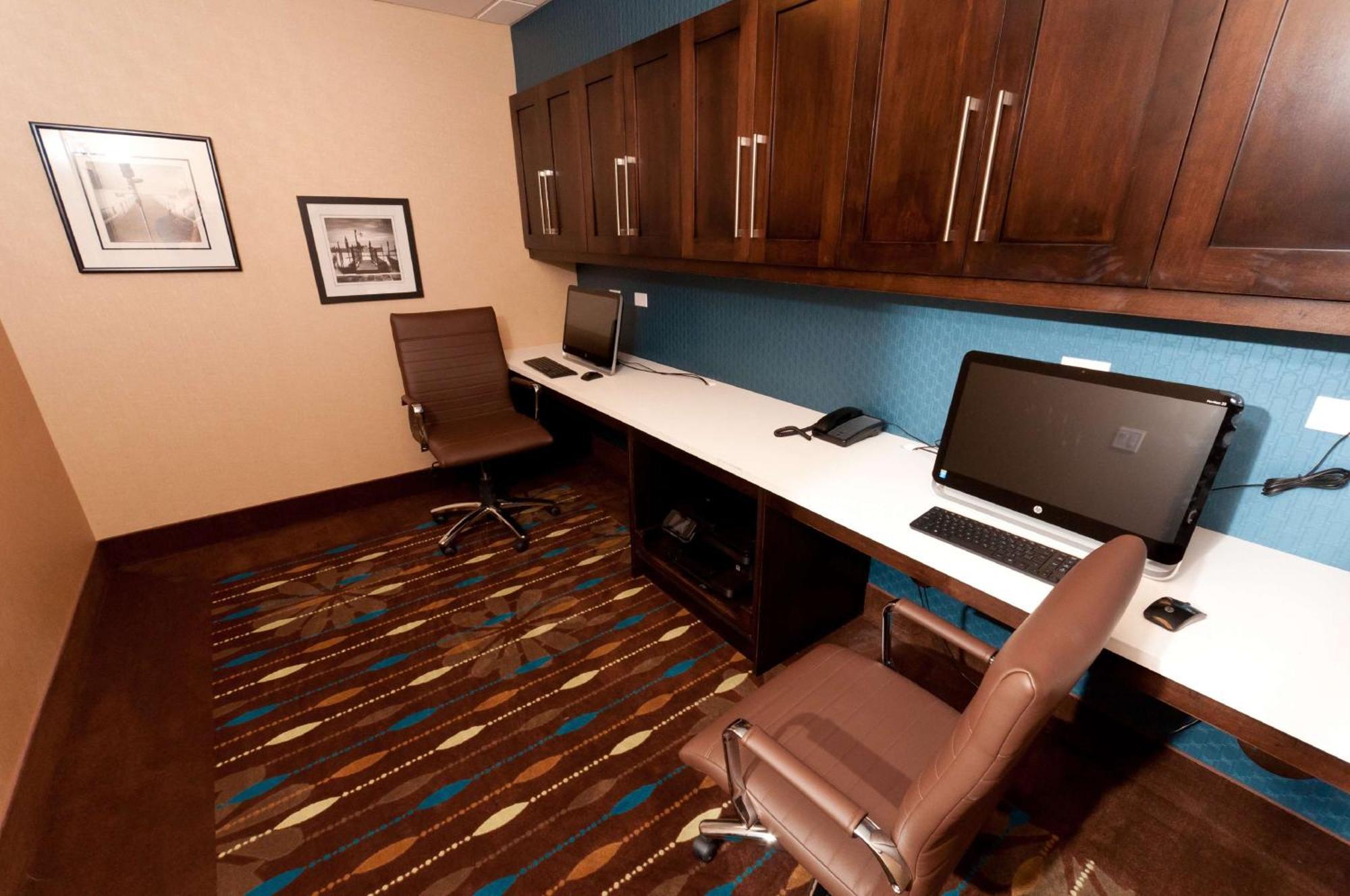 Hampton Inn & Suites East Gate Риджайна Экстерьер фото